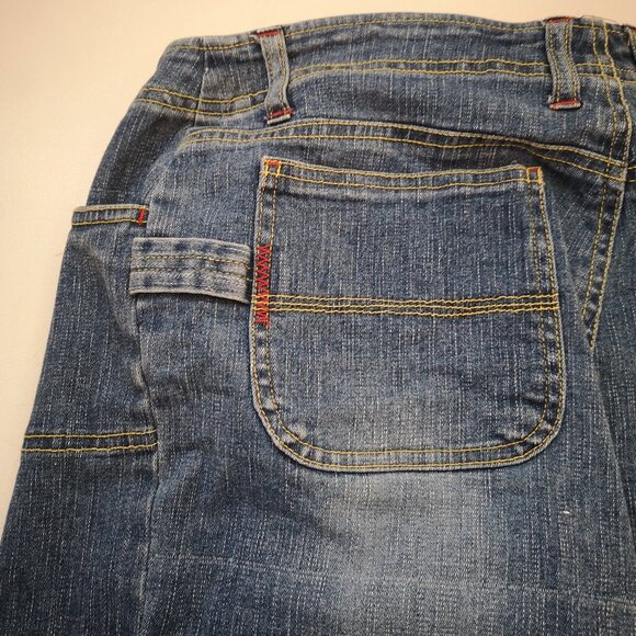Bum Equipment Ladies Size 8 Denim Medium Wash Straight Fit Jean Shorts - Picture 9 of 13